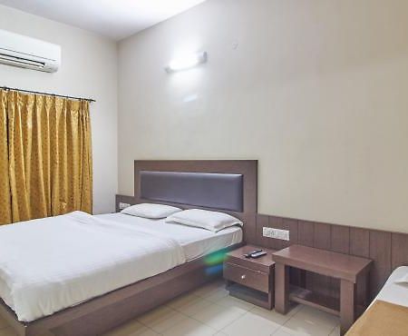 Hôtel Airlines à Mysore Extérieur photo